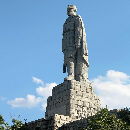 Нажмите на изображение для увеличения
Название: Памятник Алеше в Болгарии, Пловдив 01.jpg
Просмотров: 44
Размер:	177.1 Кб
ID:	1493348